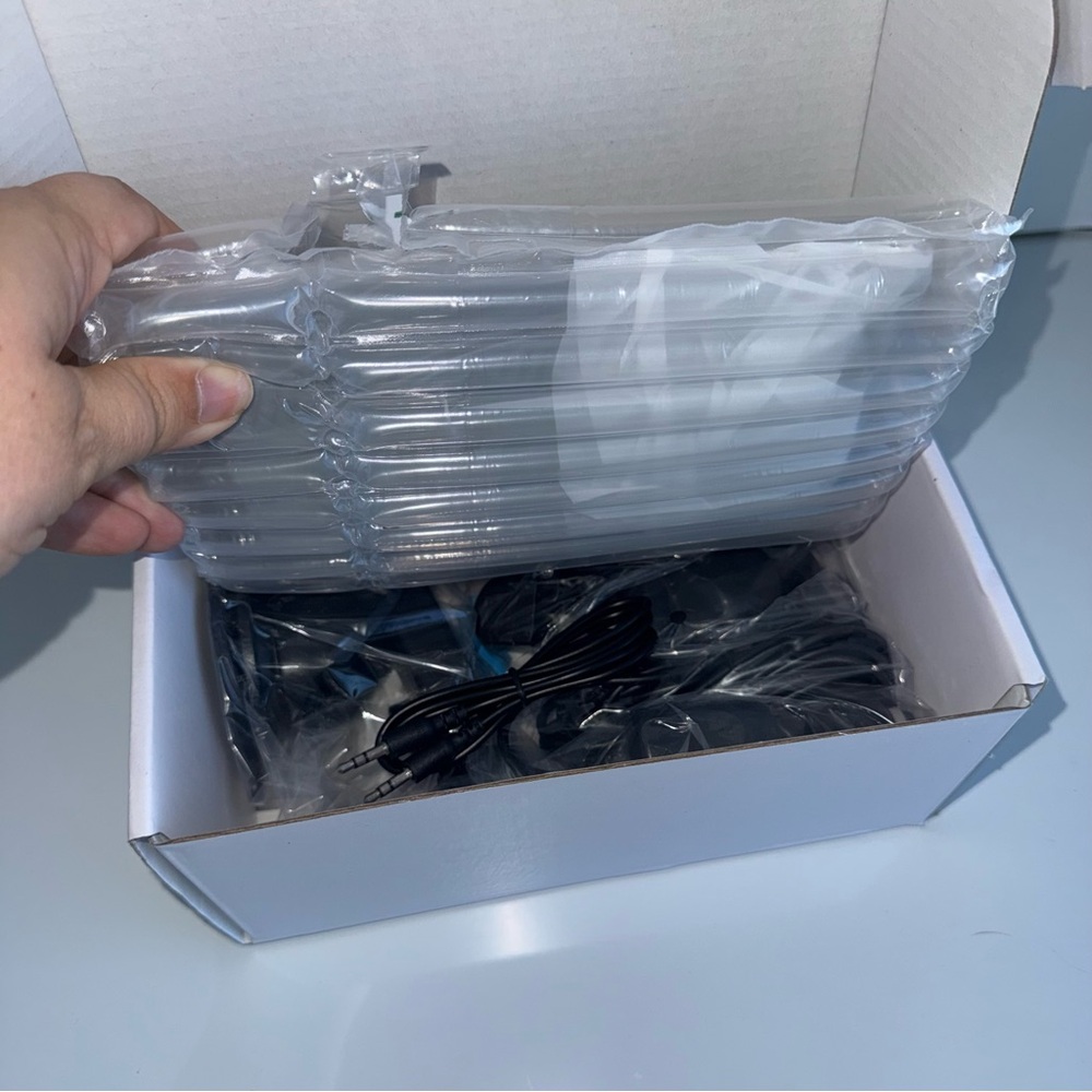 NIB Portable Wireless Car Stereo - ELECTRONIC phone connection to car in black - Picture 4 of 4